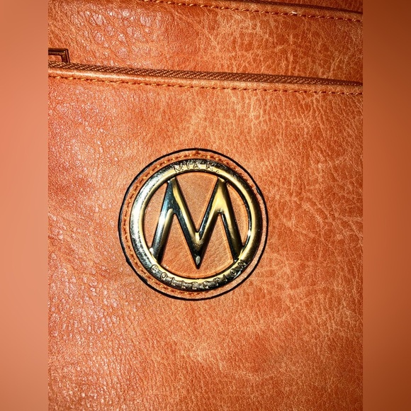 Mia K Expandable Leather Crossbody bag - Picture 7 of 10